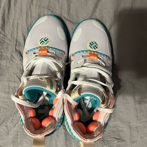 Adidas Harden Vol. 6 Basketball shoes